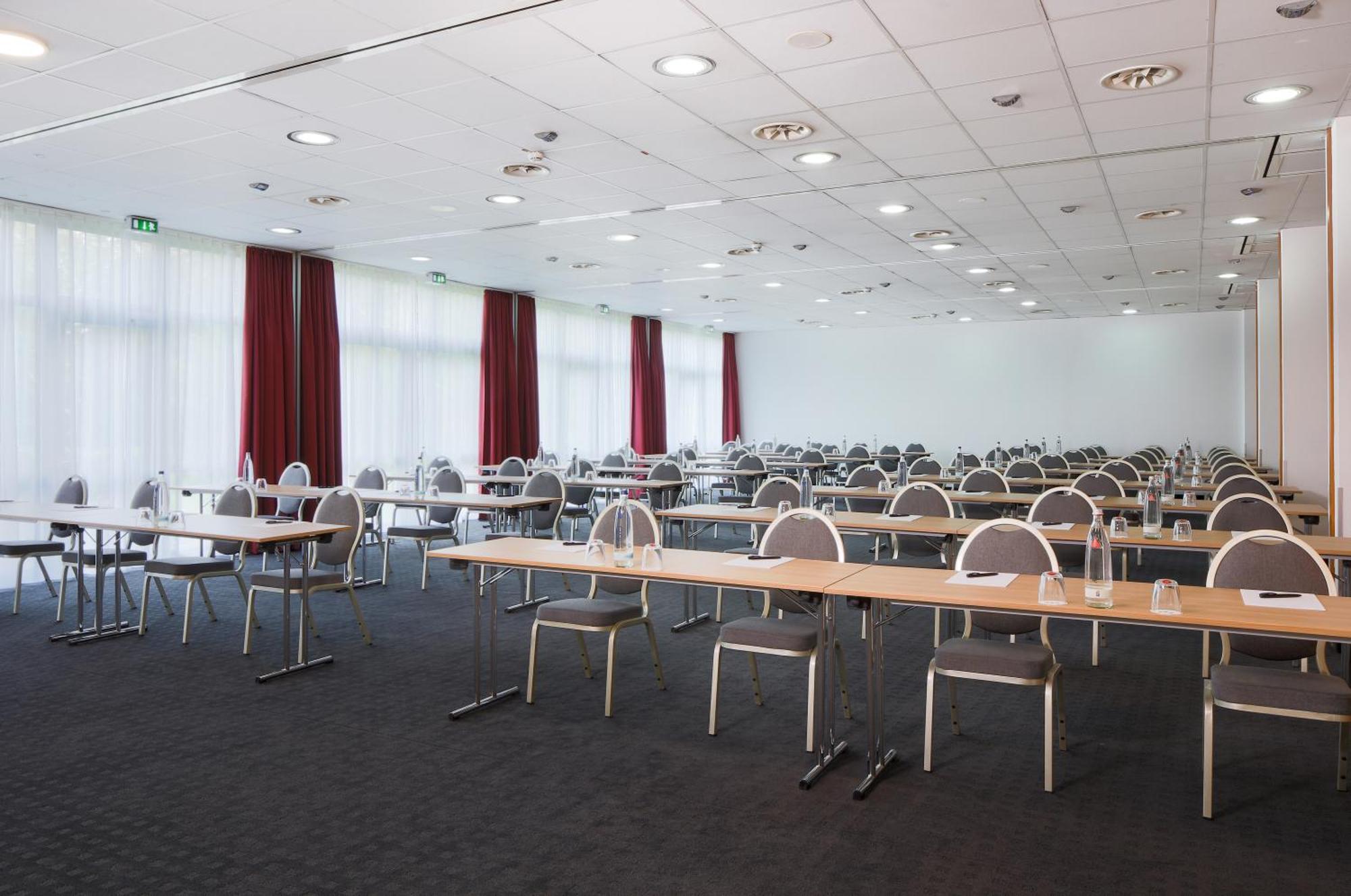 H+ Hotel Hannover Exterior photo