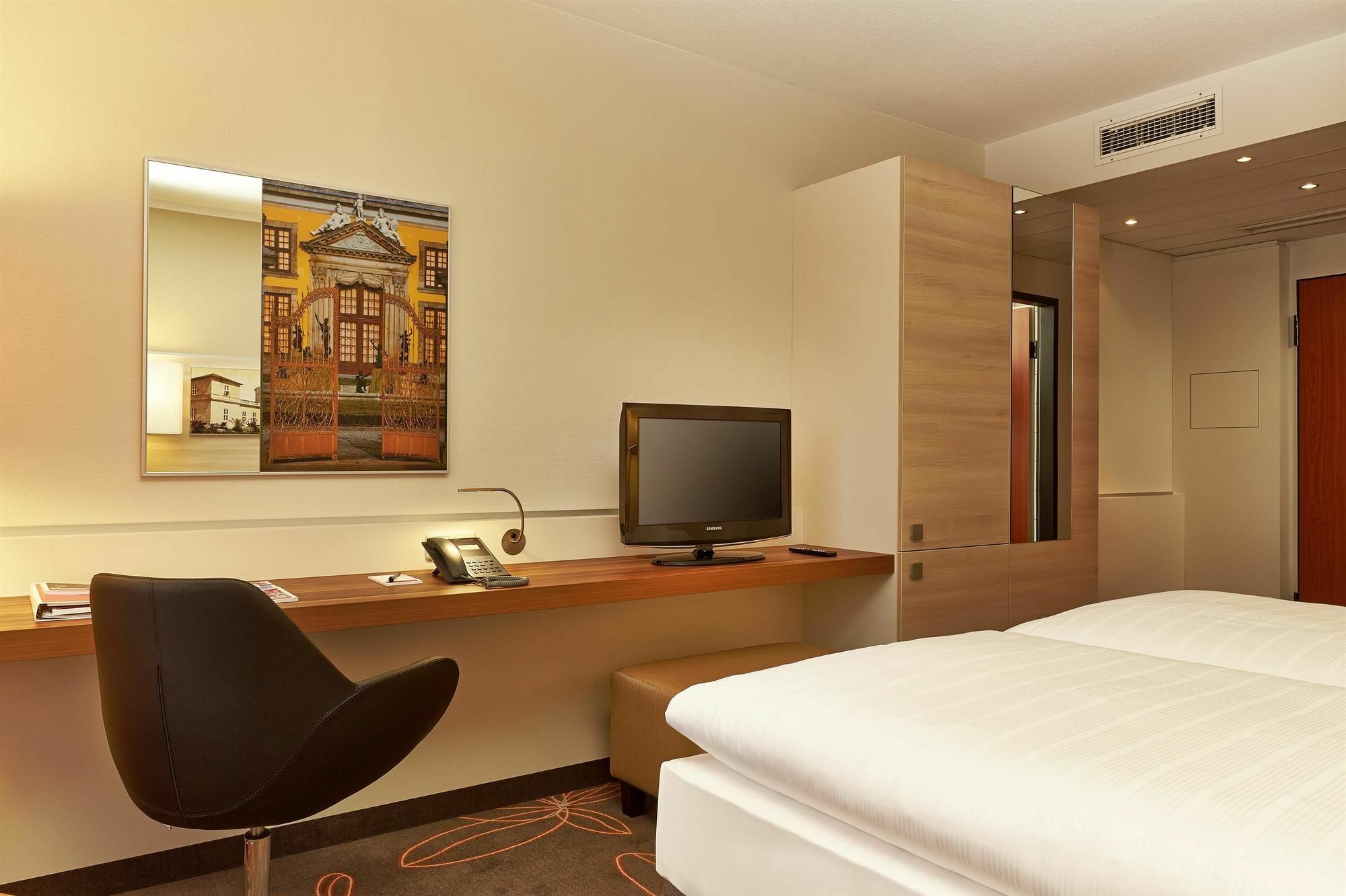 H+ Hotel Hannover Exterior photo