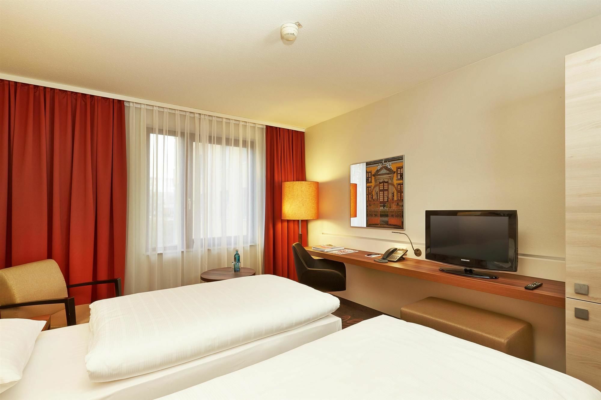 H+ Hotel Hannover Exterior photo