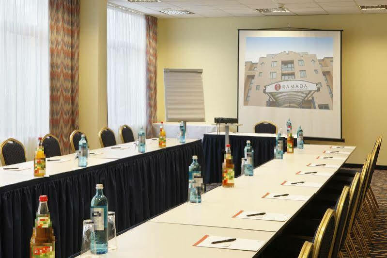 H+ Hotel Hannover Exterior photo